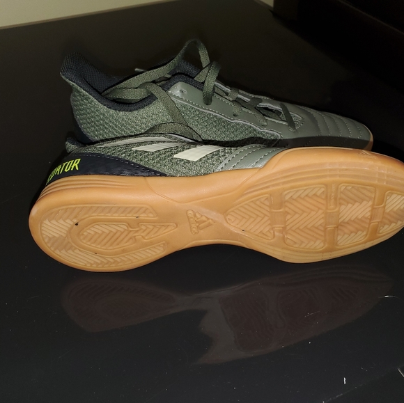 Adidas soccer shoes - Picture 3 of 3